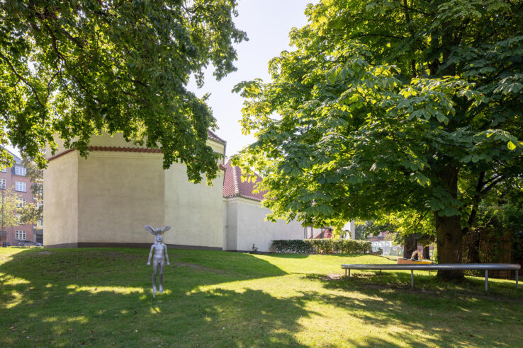 Rikard Thambert, Natugle (2019), installation view in the Sculpture Garden, Kunsthal Aarhus. Photo: Mikkel Kaldal.