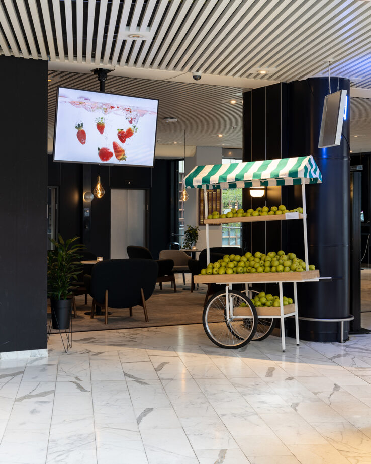 Peter Land, Falling Fruit (2018) & Ladies Night (2018), installation view in Radisson Blu Hotel. Photo: Mikkel Kaldal.