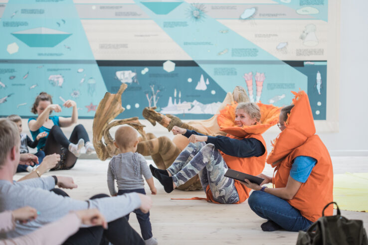 Ingela Ihrman, Evelina Hartwig and Lise Haurum, The frog and the sun go down into the sea (2017), performance in Kunsthal Aarhus. Photo: Malte Riis.