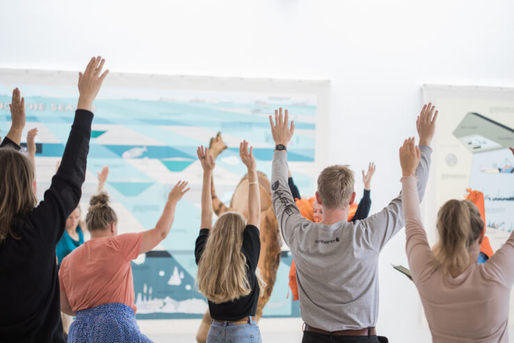 Ingela Ihrman, Evelina Hartwig and Lise Haurum, The frog and the sun go down into the sea (2017), performance in Kunsthal Aarhus. Photo: Malte Riis.