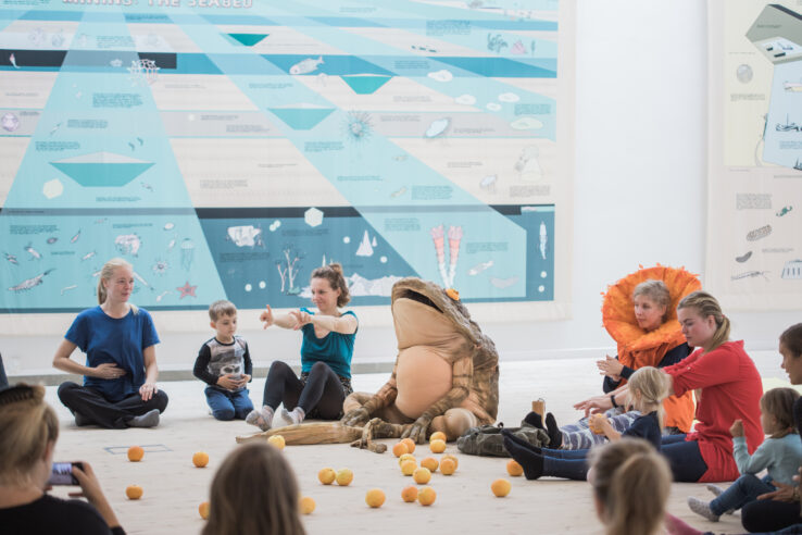 Ingela Ihrman, Evelina Hartwig and Lise Haurum, The frog and the sun go down into the sea (2017), performance in Kunsthal Aarhus. Photo: Malte Riis.