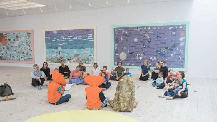 Ingela Ihrman, Evelina Hartwig and Lise Haurum, The frog and the sun go down into the sea (2017), performance in Kunsthal Aarhus. Photo: Malte Riis.